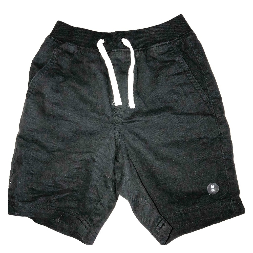 Black pull on short